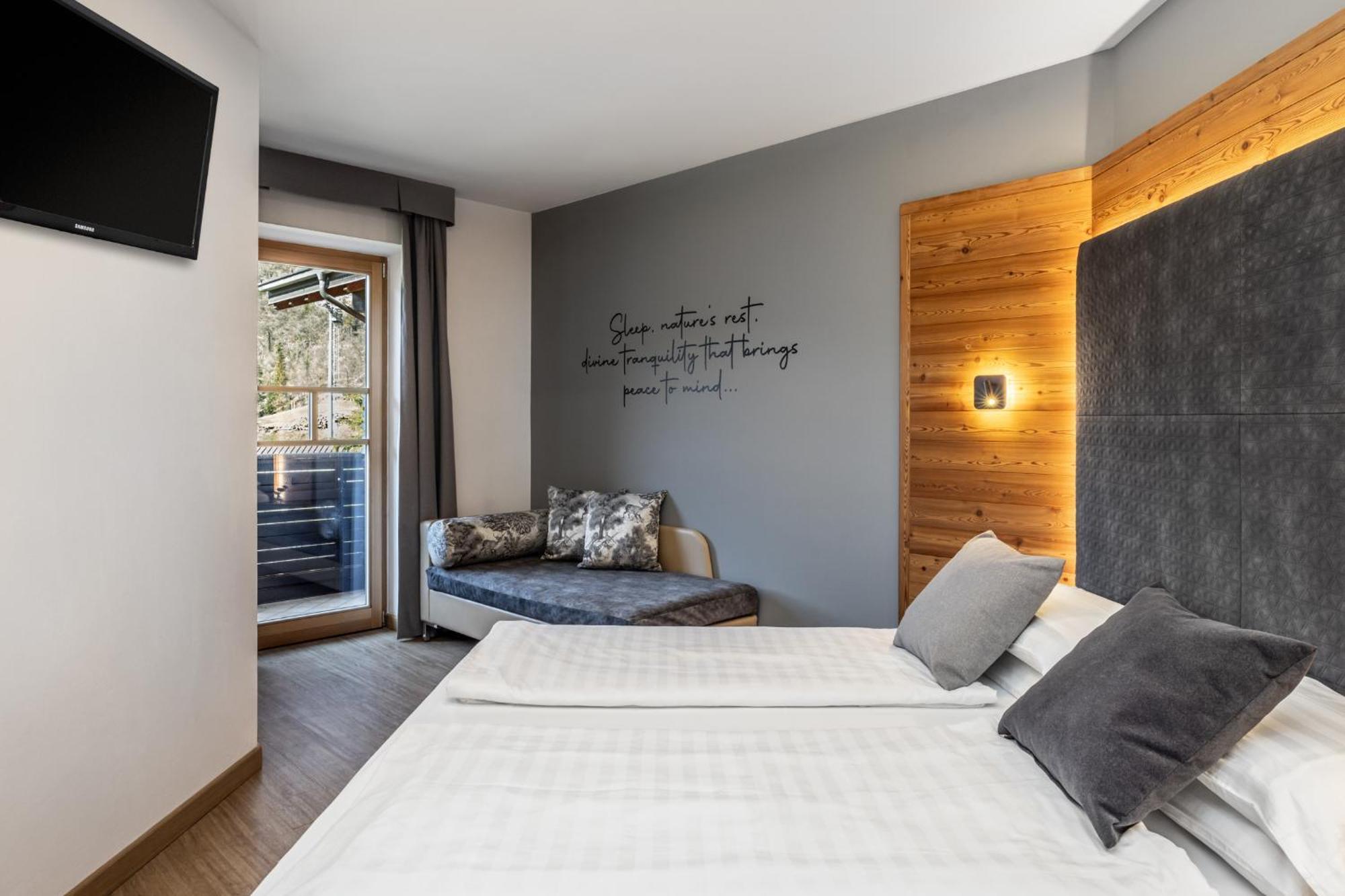 Family Hotel Adriana Bezzecca Luaran gambar